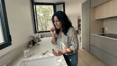 Huile essentielle de girofle et huile de coco : le mélange doux pour calmer un mal de dent